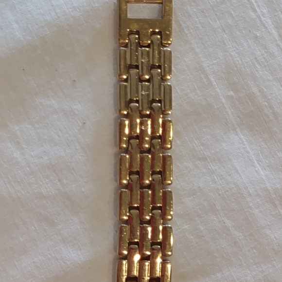 Bulova women's crystal swiss quartz watch  diamond bulova watch 98T11 - Picture 9 of 13